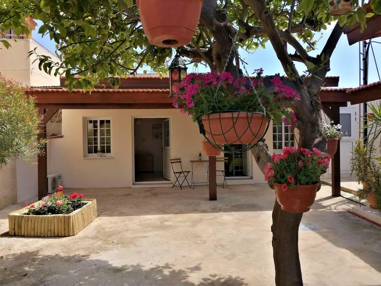 Lemon Tree Courtyard Villa Larnaca 0*,  Cyprus